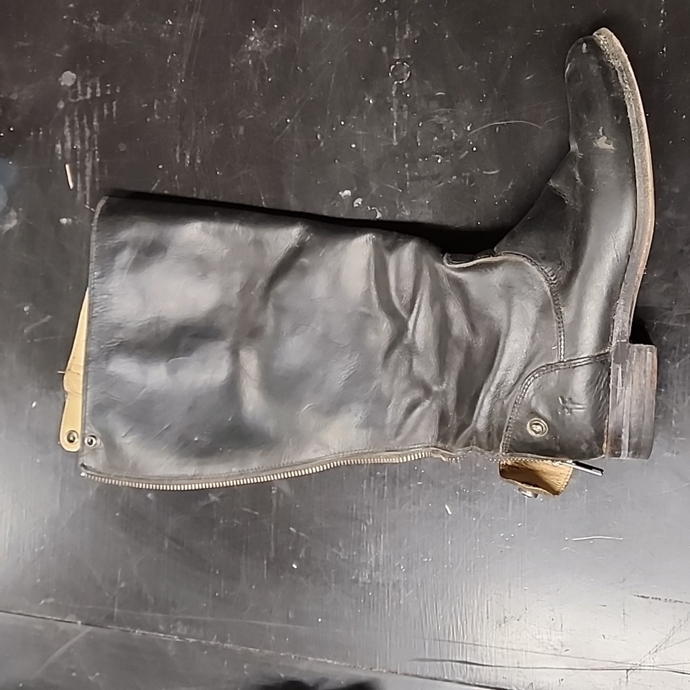 Frye Melissa Button Boot - Picture 4 of 8